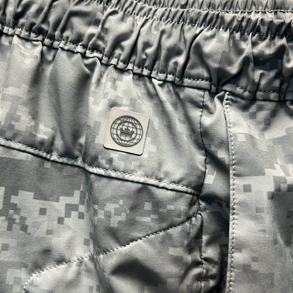 Peter Millar‎ - Picture 3 of 13